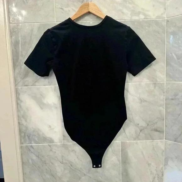 FILA Women’s Quinn Logo Bodysuit Black Short Sleeve Stretch Activewear S - Picture 3 of 4